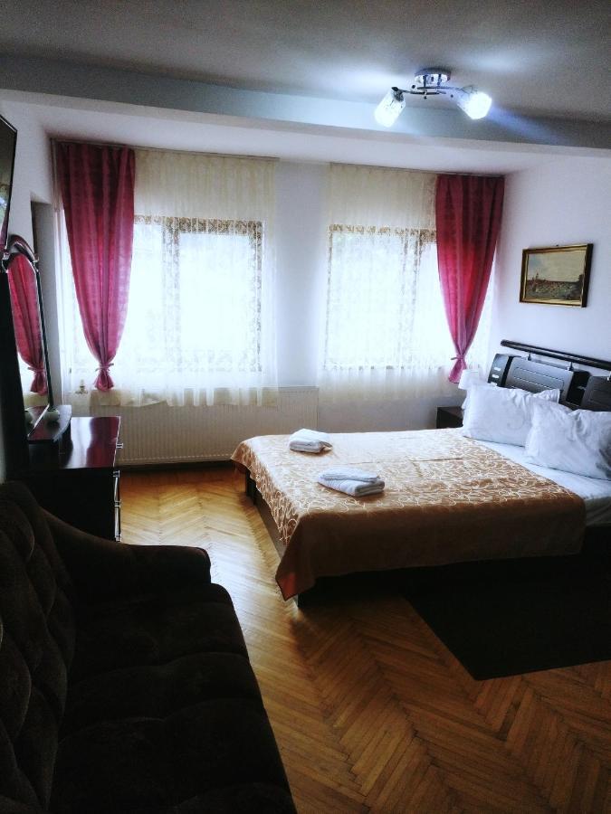 Bianca House Hotel Buşteni Exterior foto